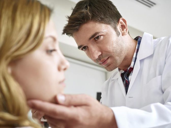 5 dingen die je moet weten over herpes in de keel