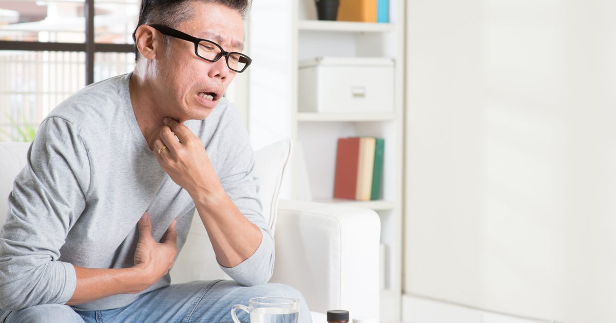 Ali lahko kislinski refluks povzroči sluz in dihanje po jedi?