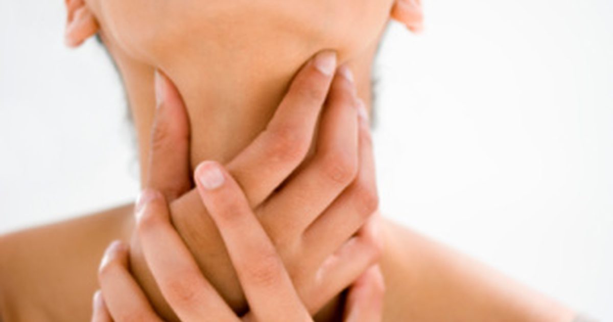 Příčiny bolesti ucha a bolesti v krku