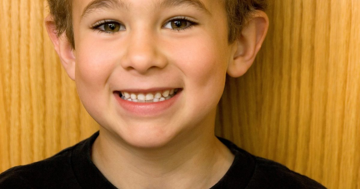 Szlifowanie zębów w ciągu dnia u dzieci