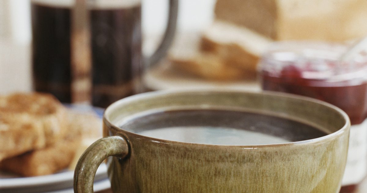 Ali pitje črne kave dviguje krvni tlak?