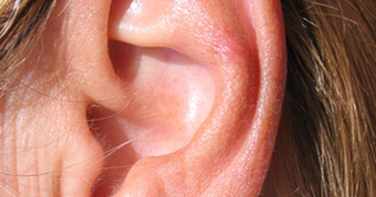 Symptomy ucha półpaśca