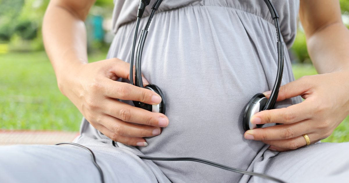 De effecten van muziek op prenatale baby's