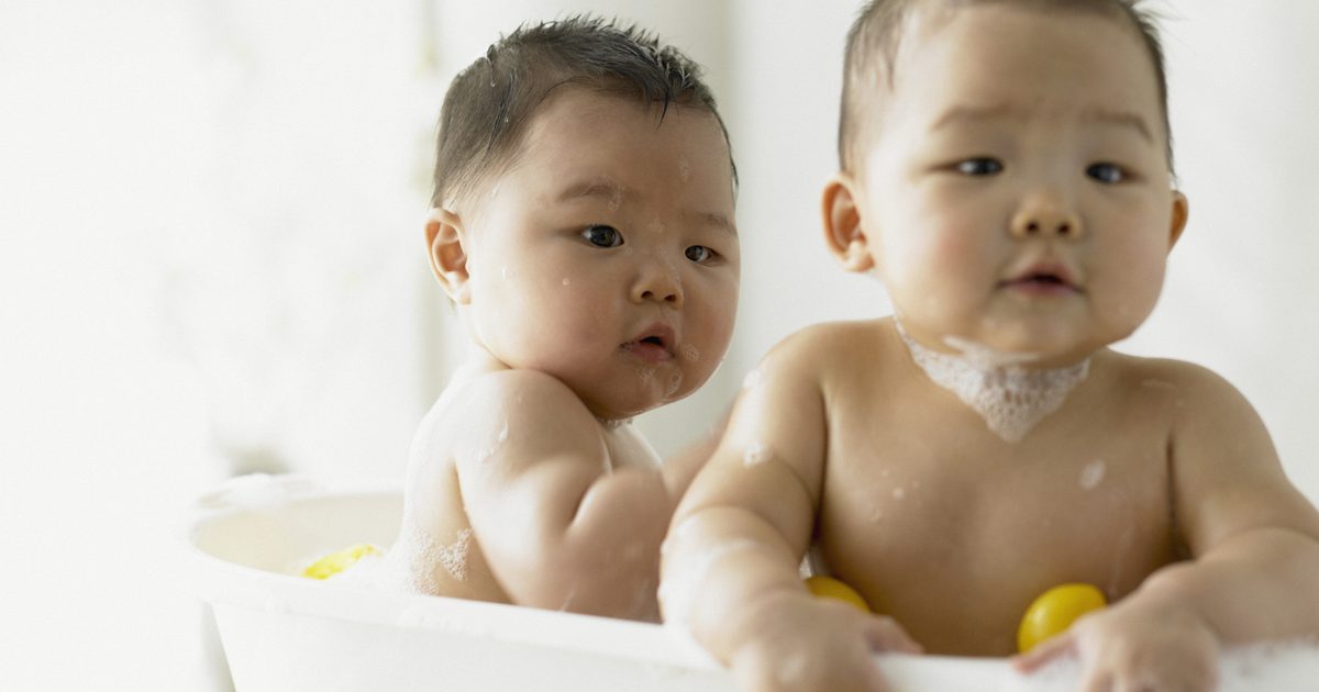 शिशुओं में अतिरिक्त त्वचा फोल्ड और आई समस्याएं