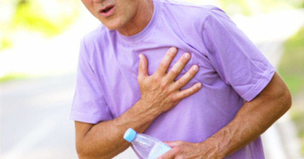Предни и средни болки в гръдния кош, когато текат