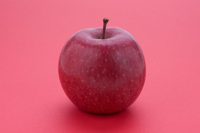 Газ и подуване на бактериите поради ябълки за страдащите от IBS