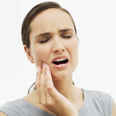 Билкови или естествени антибиотици за зъбен абсцес