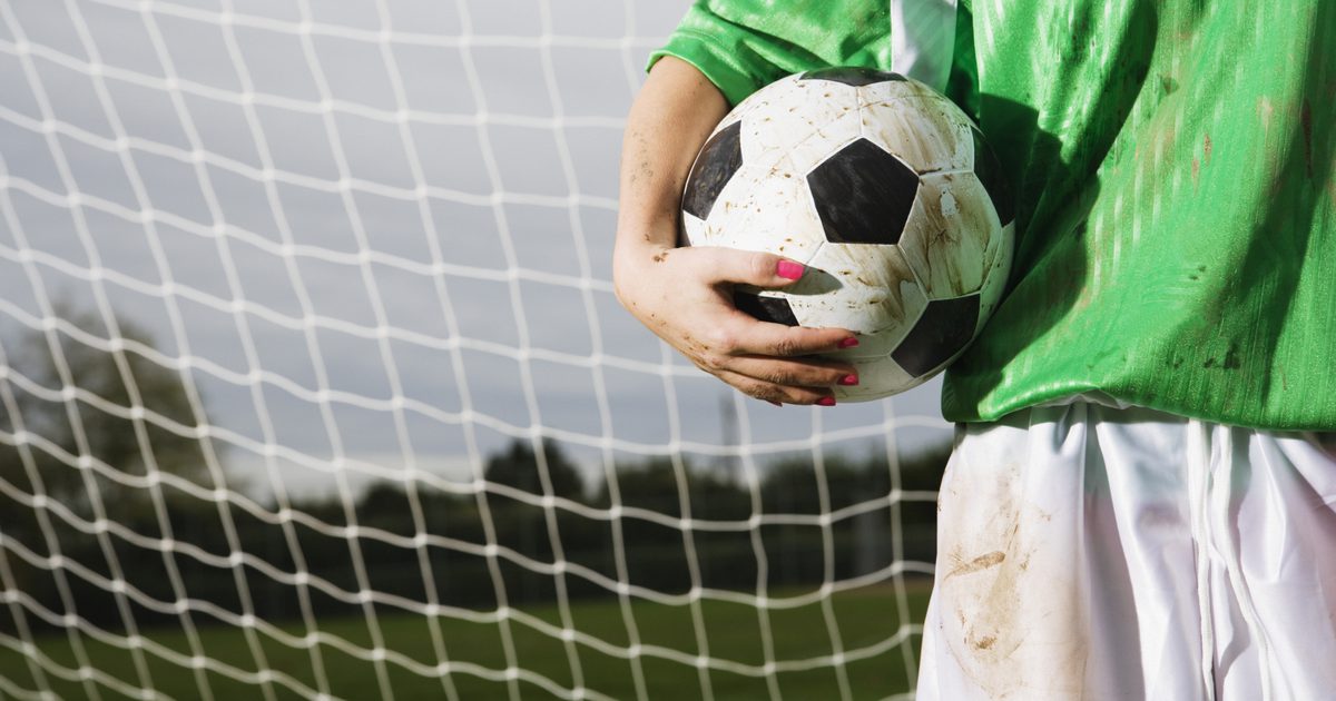 Колко скоро можете да играете футбол след разбиване на пръст?