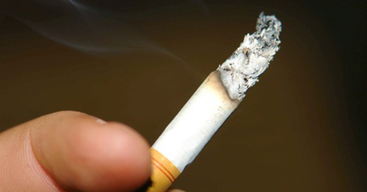 Как да изчистите слуз от тютюнопушенето