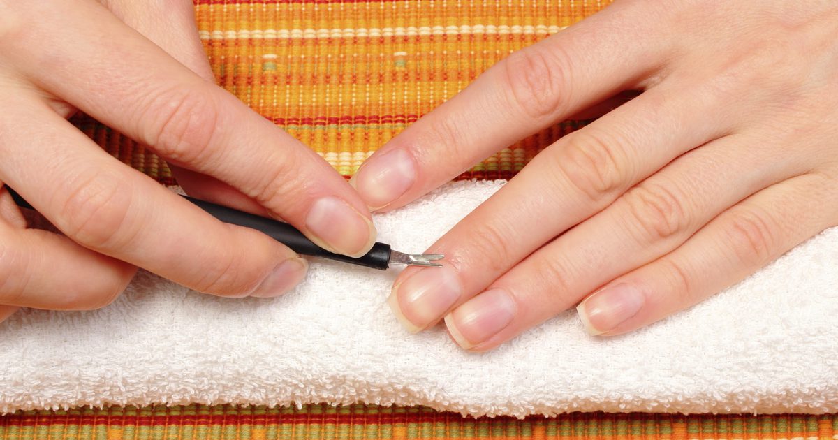 Hoe te stoppen met het bijten van je nagelriemen