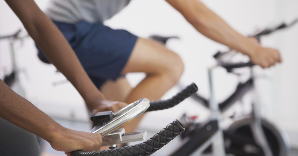 هل تمرين الدراجة الثابتة عندما يكون لديك التهاب اللفافة الأخمصية؟