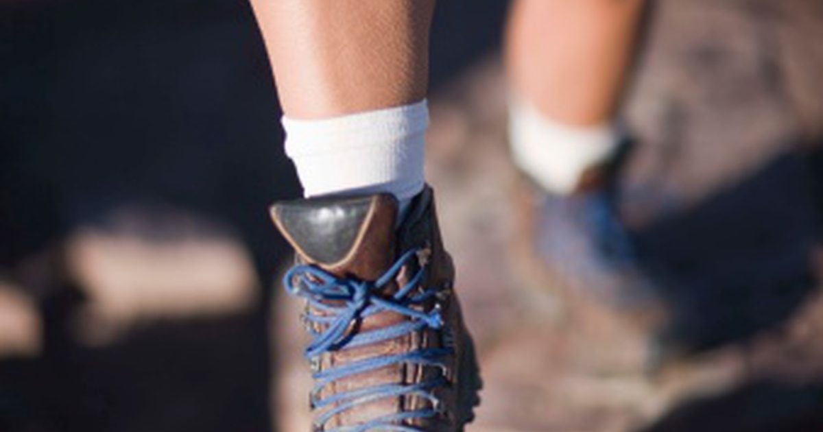 Tecken och symtom på en drabbad tendon i fot när man går