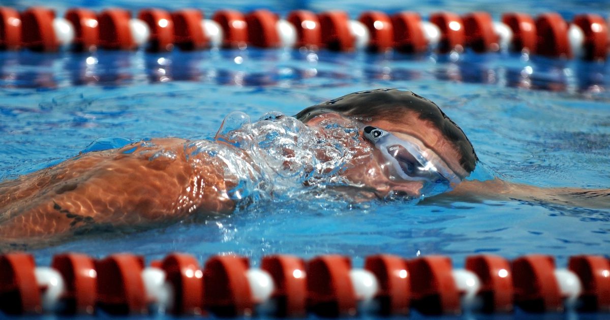 Tendonitis के लिए तैरना व्यायाम