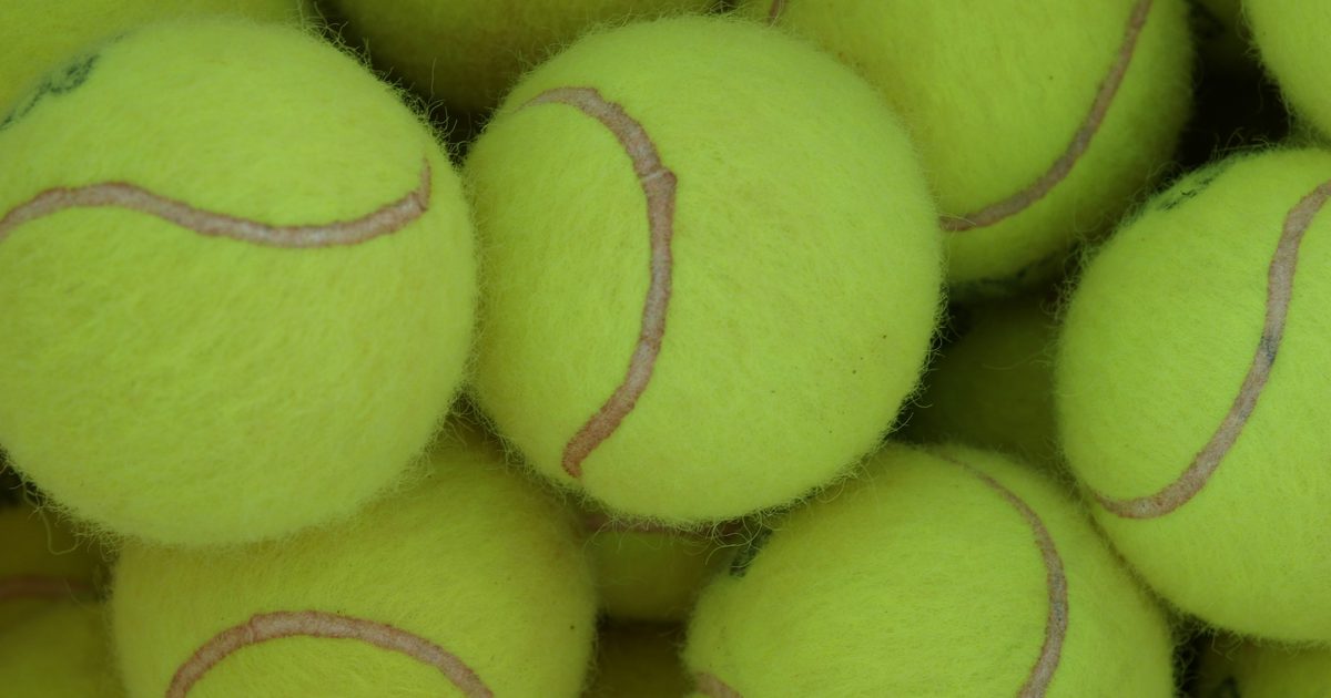 Tenisové míče ke snížení napětí krku