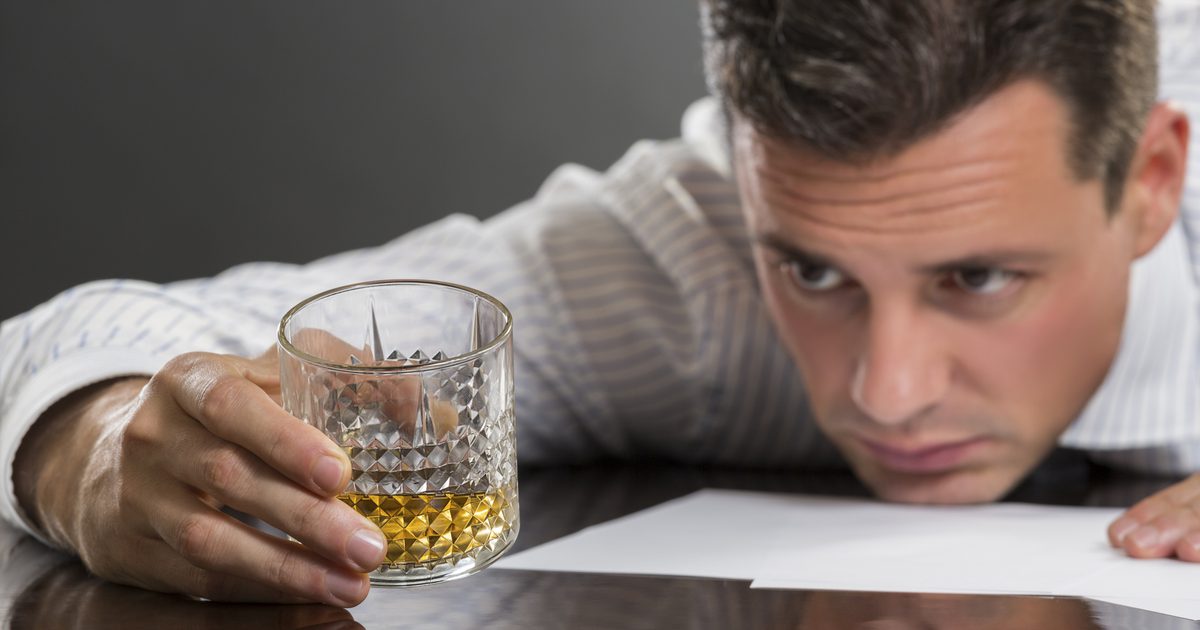 Wat zijn de symptomen van alcoholonthouding na 72 uur?