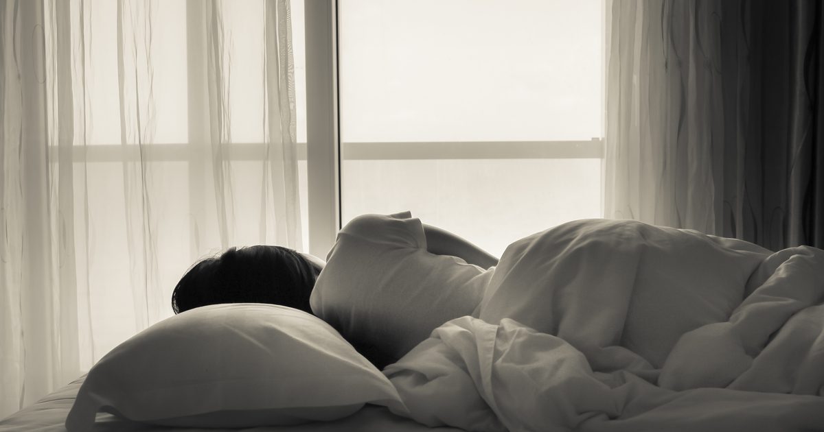 Hvad er årsagen til voksende sengevætning?
