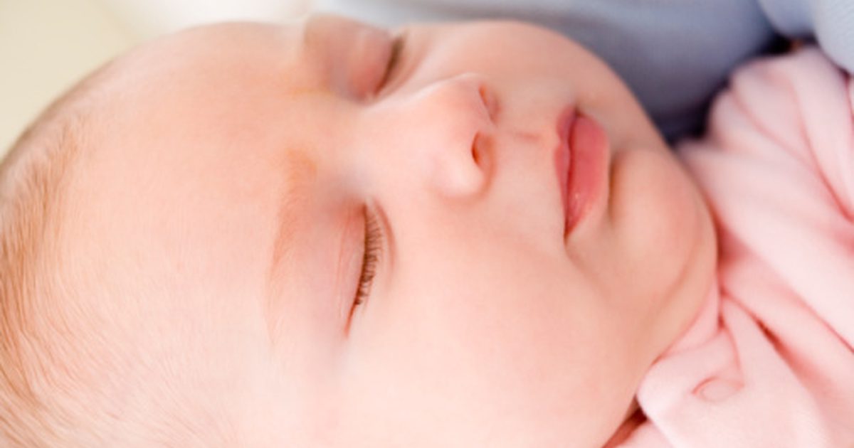 Katere so vzroke hitrega dihanja pri dojenčku?