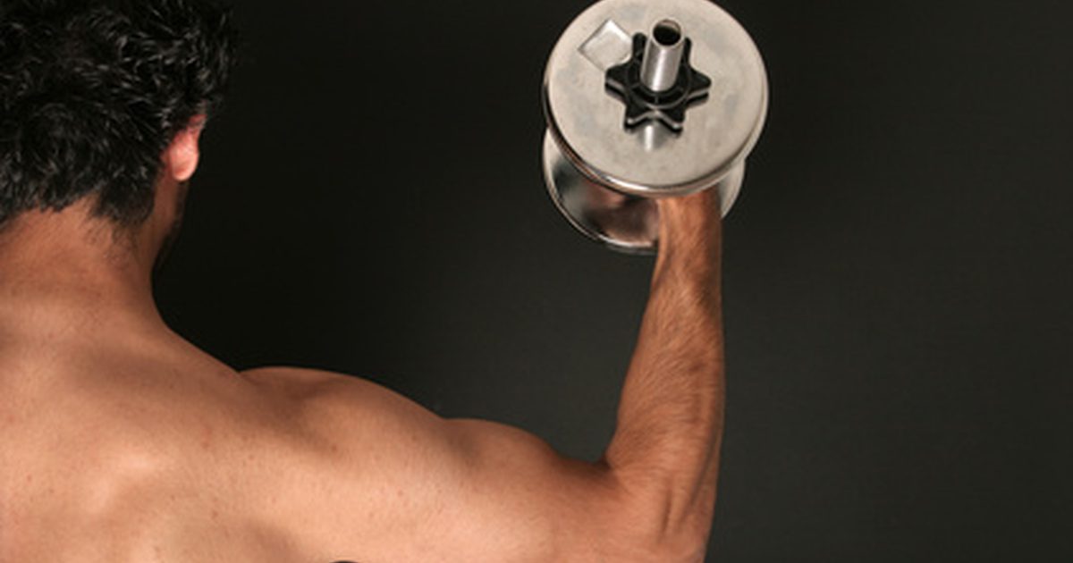 Čo spôsobuje svalové kŕče v ramenách?