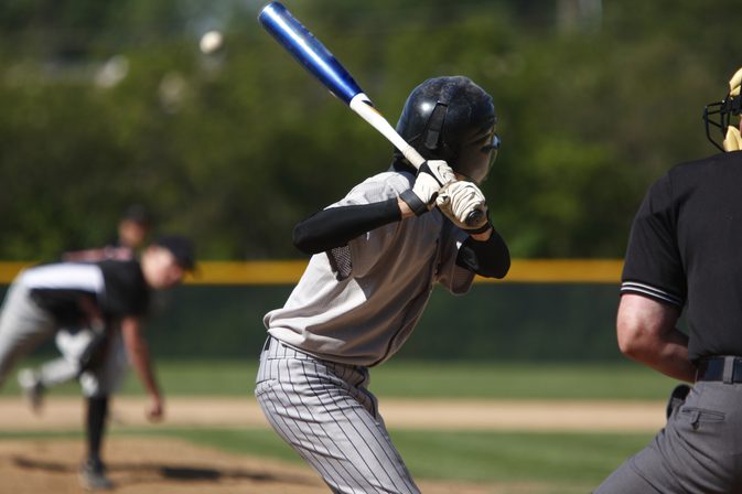 Kaj povzroča bolečine v zapestju pri igranju bejzbol?