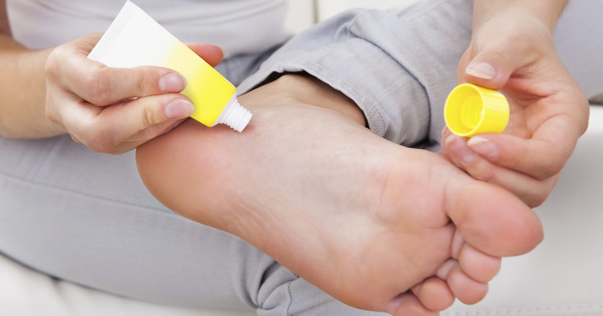 De beste voetcrèmes voor droge en gebarsten voeten