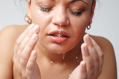 Kun je acne knobbeltjes voorkomen?