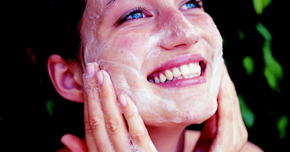 Domači anti-aging čiščenje obraza