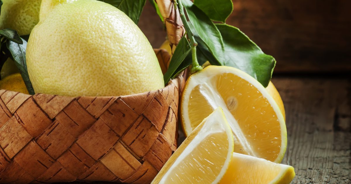 Домашний натуральный редуктор с яичным белком, уксусом и лимоном