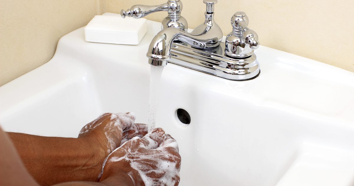 Jak dlouho by člověk měl umýt ruce k prevenci nemocí?