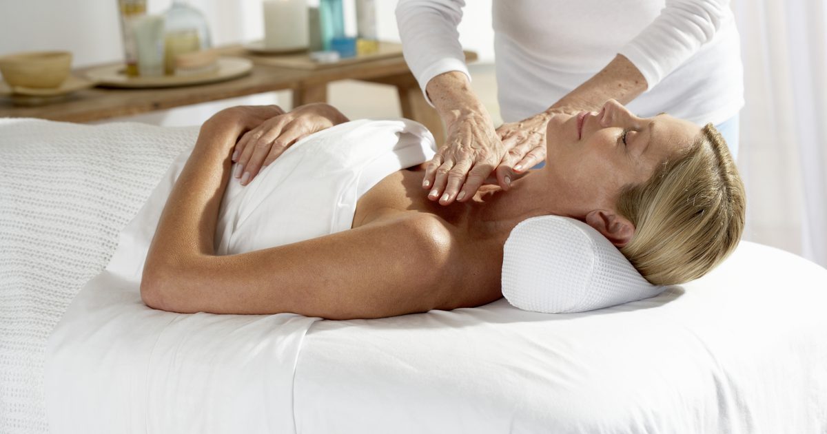 Hvordan få legen din til å godkjenne massasje for forsikring