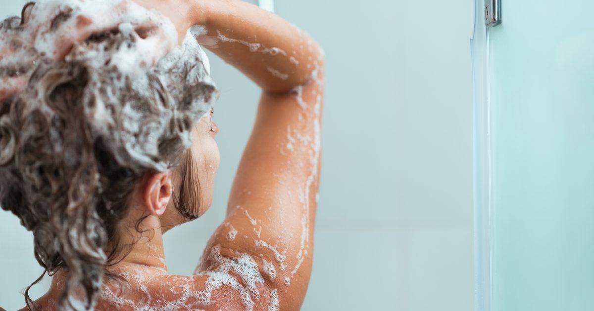 Jak si vyrobit domácí šampon s mýdlovou vločkou