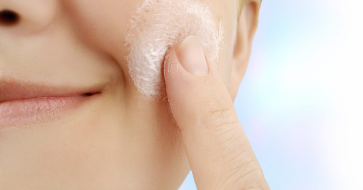Hur man förhindrar invuxna hår i en kvinnas ansiktshår