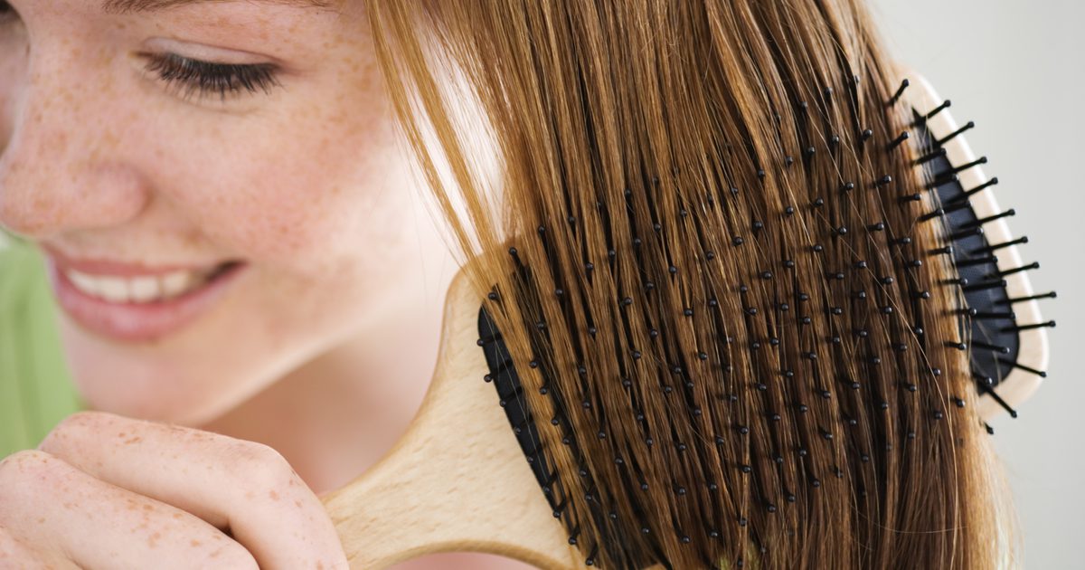 Как защитить волосы от падения