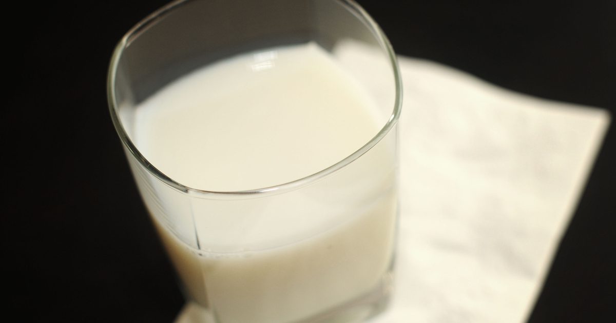Как да измиете лицето си с мляко