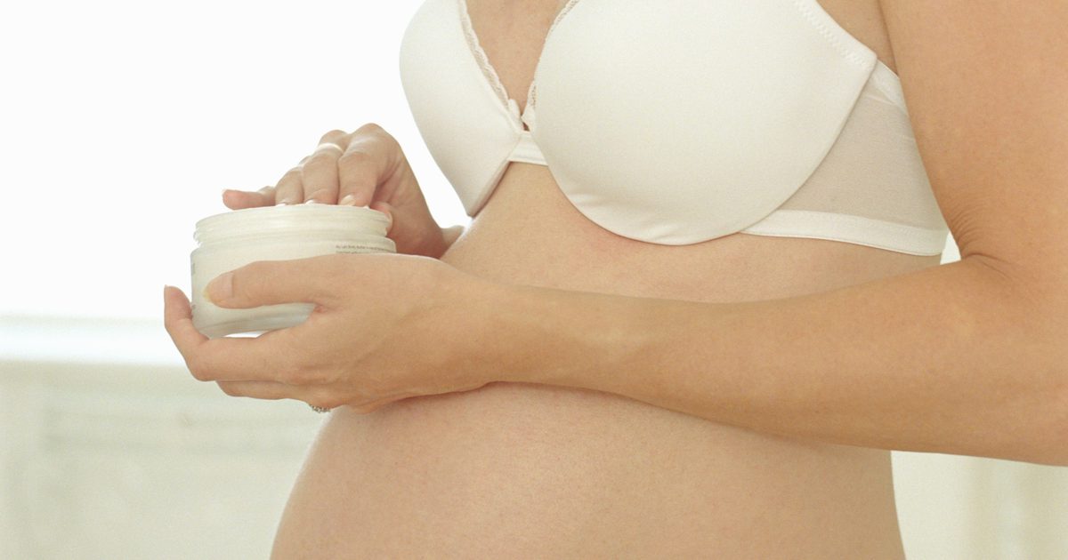 Можно ли предотвратить растягивающие отметки в 8-м месяце беременности?