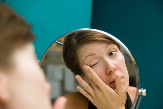 Советы по макияжу для сухих глаз