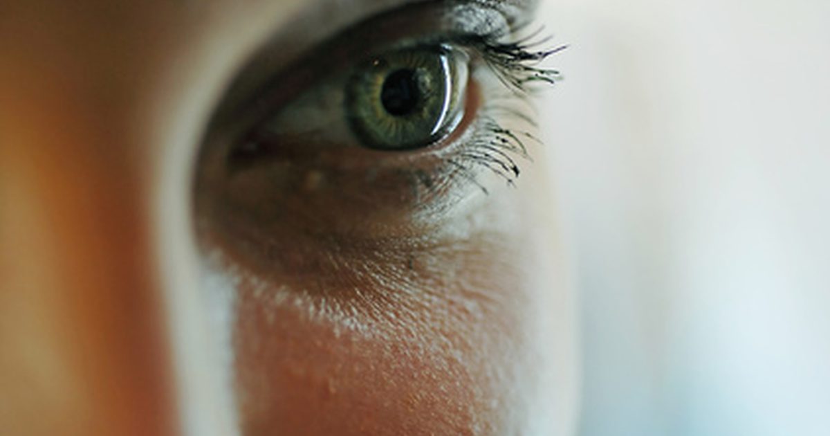 Top 10 izdelkov za zmanjšanje temnih krogov okoli oči