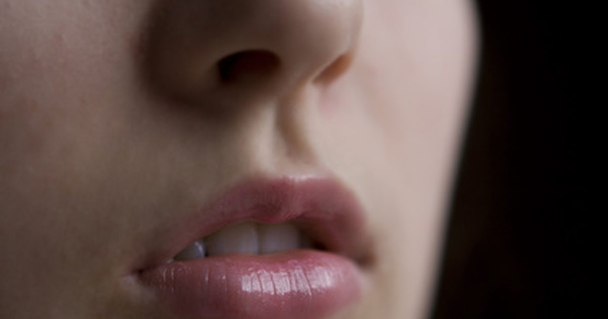 Vad är orsakerna till Lip Numbness?
