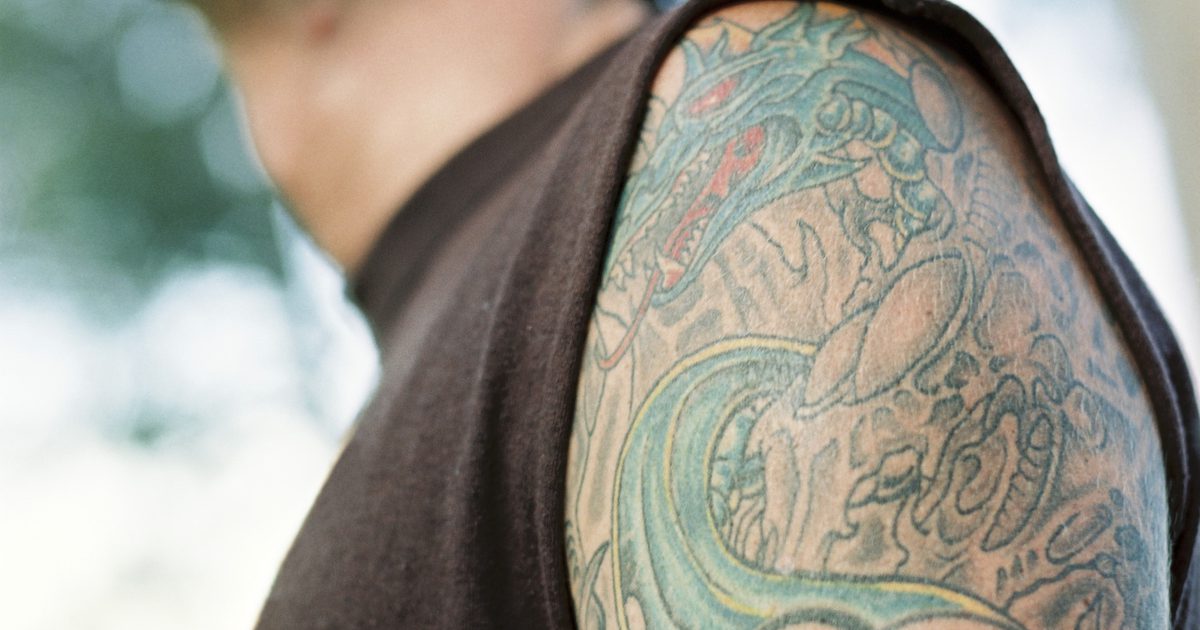 Katere so glavne sestavine kreme za odstranjevanje tatoo?