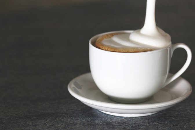 هل قهوة وحليب الصويا معا سيئة للناس؟
