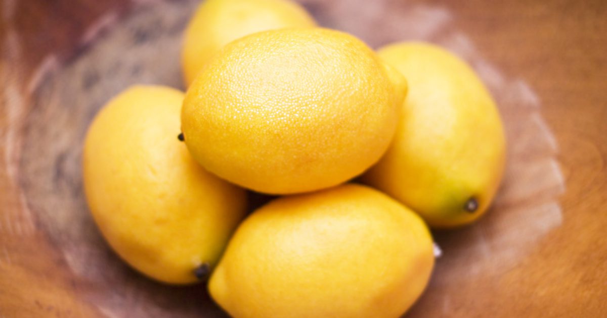 Pečení soda a citronová šťáva čistící nápoj