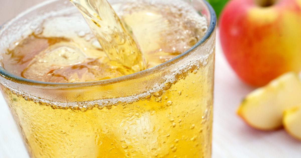 Vorteile von Apfelsaft und Mineralwasser