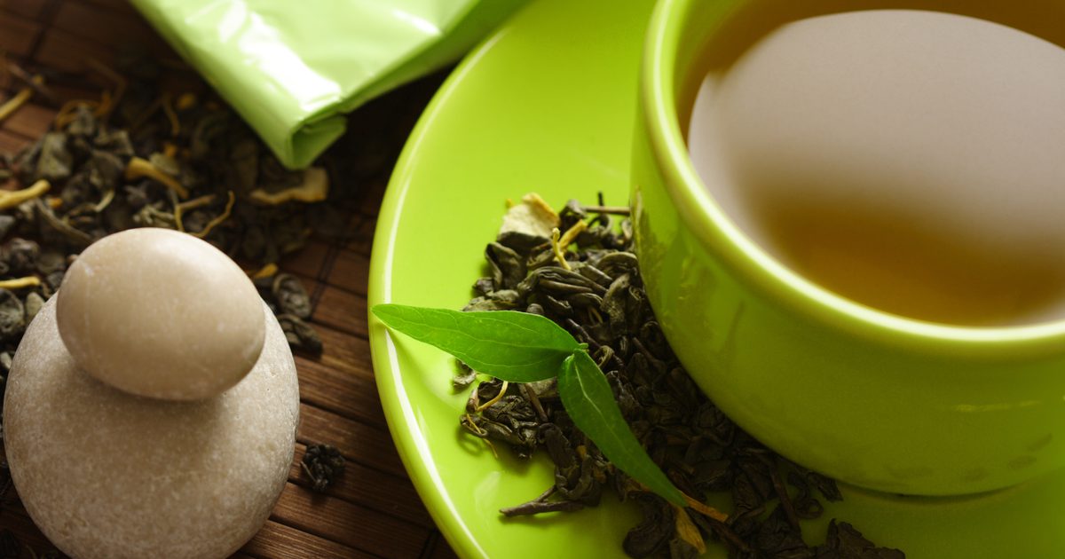 Korzyści z zimnej zielonej herbaty