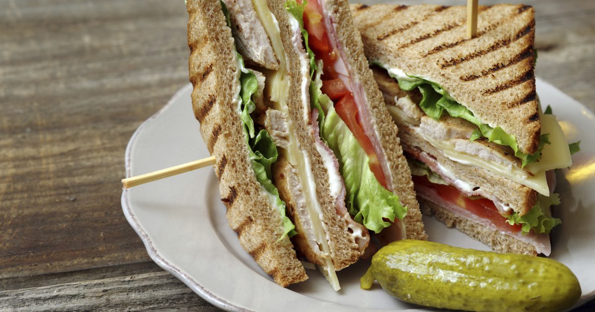 Kalorien in einer Türkei Bacon Club Sandwich