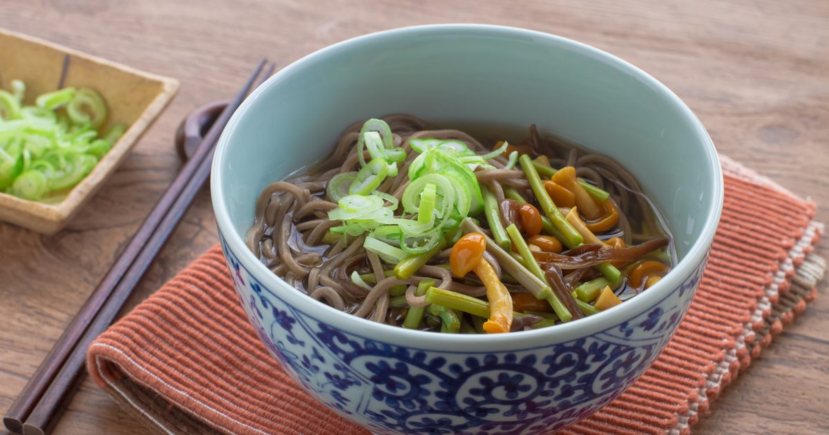Kalorien in Gemüse Udon Suppe
