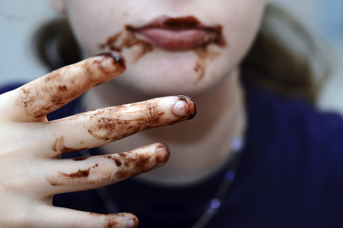 Kan barn spise mørk sjokolade?