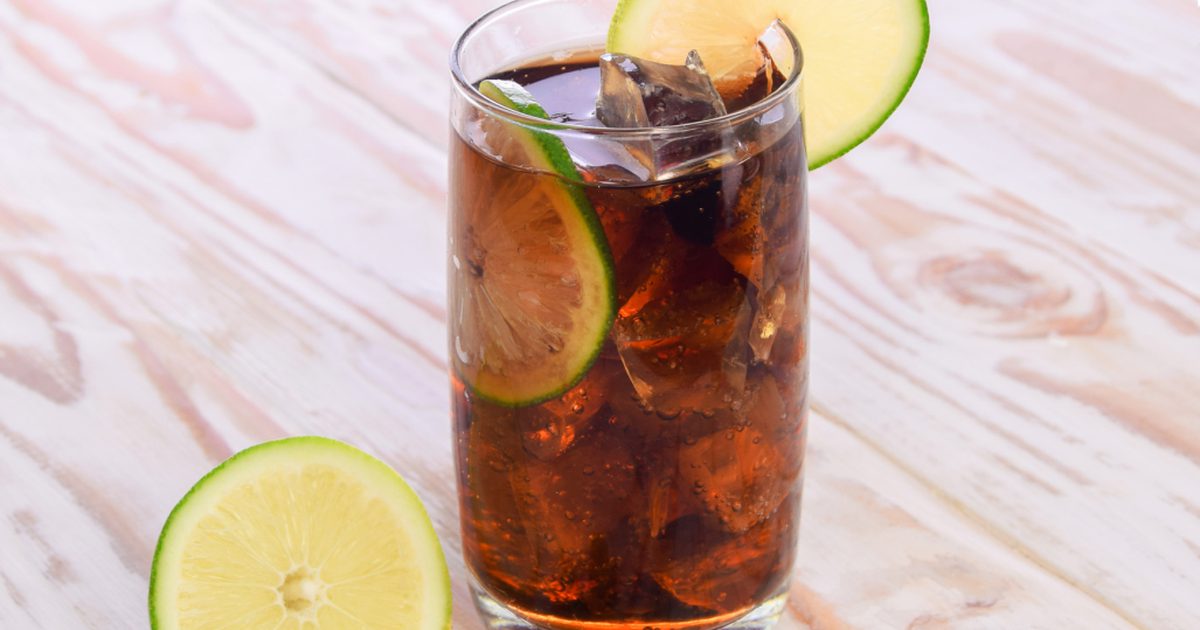 Lahko Diet Soda povzroči omotico, glavobol in navzejo?