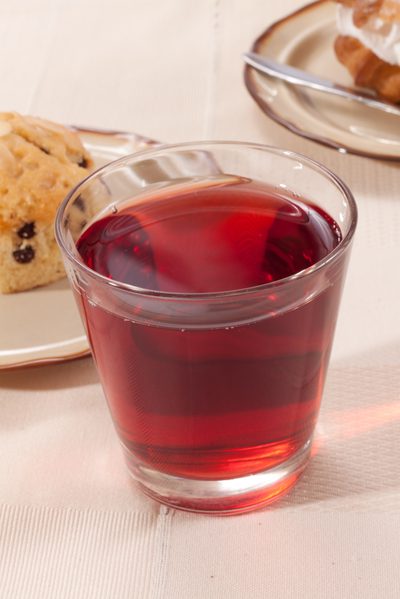 Kan dricka tranbärsjuice få på en giktattack?