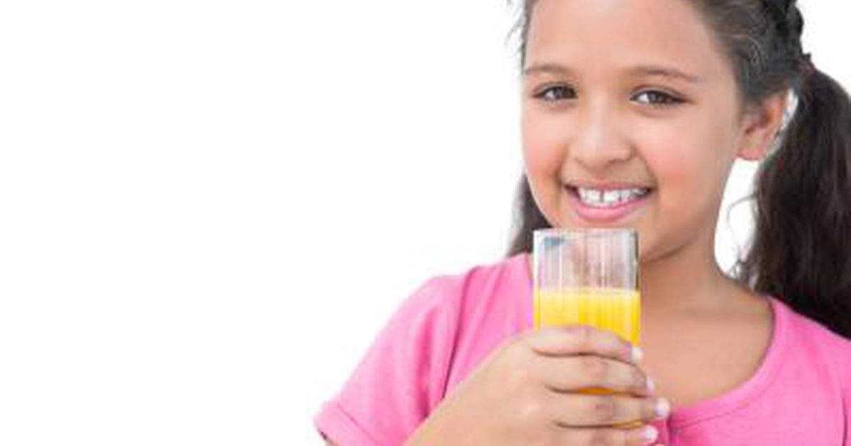 Kann das Trinken von abgelaufenem Saft Kinder krank machen?