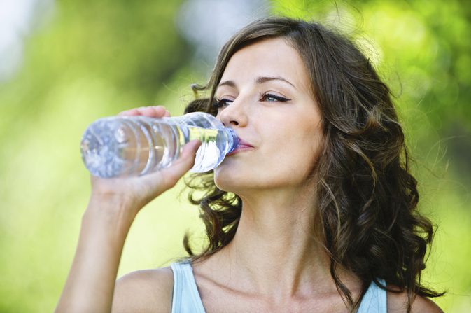 Kan teveel water drinken je nieren pijn doen?