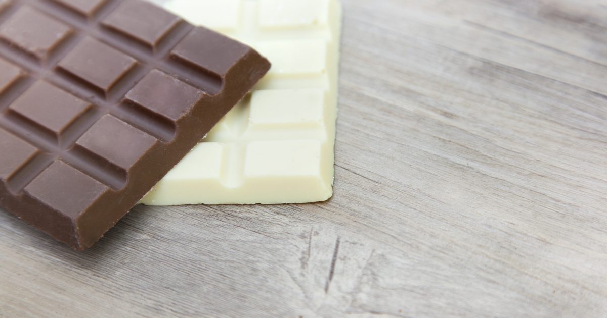 Mohou lidé, kteří jsou alergičtí na čokoládu, jíst bílou čokoládu?